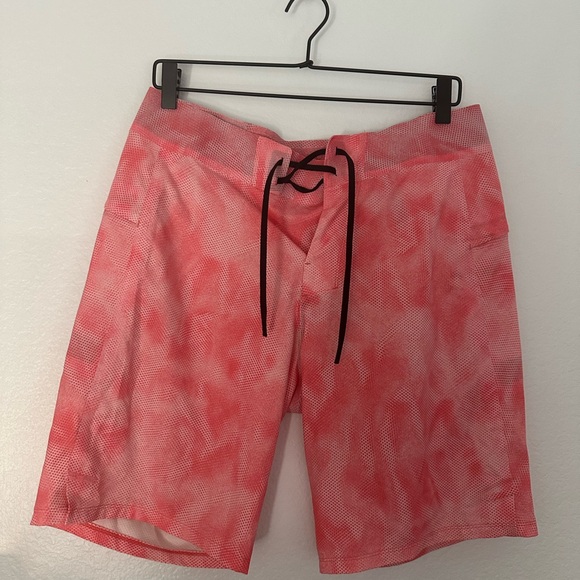 Lululemon salmon MENS M swim trunks linerless “current state board shorts” - Picture 1 of 3